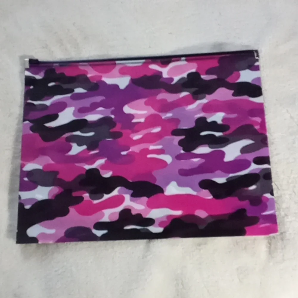 STAPLES CAMO POLY SLIDE ENVELOPES! NEW!! BUNDLE OF 10